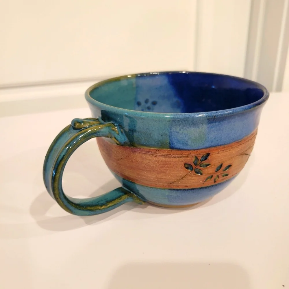 HAND MADE SOUP MUG SIGNED BY ARTIST 2012